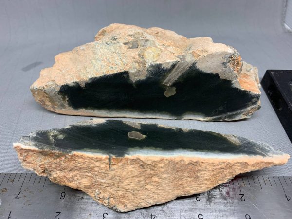 Wyoming medium olive nephrite jade with quartz crystals NQ-6