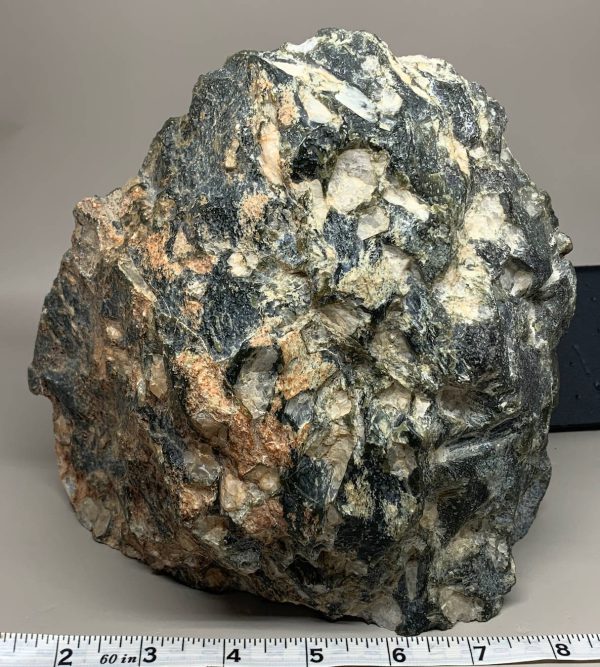 Wyoming Dark Olive w/Sage Nephrite w/quartz crystals