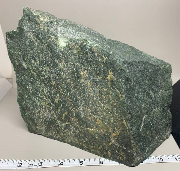 WE1e Wyoming nephrite emerald snowflake jade