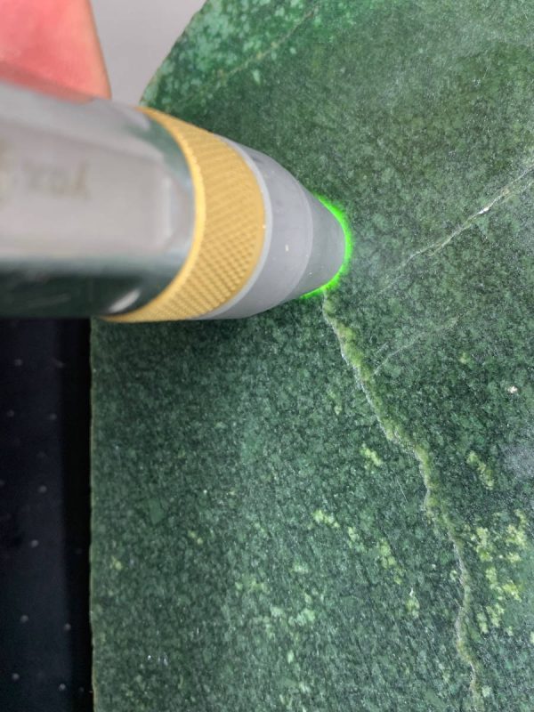 WE1f Wyoming nephrite emerald snowflake jade